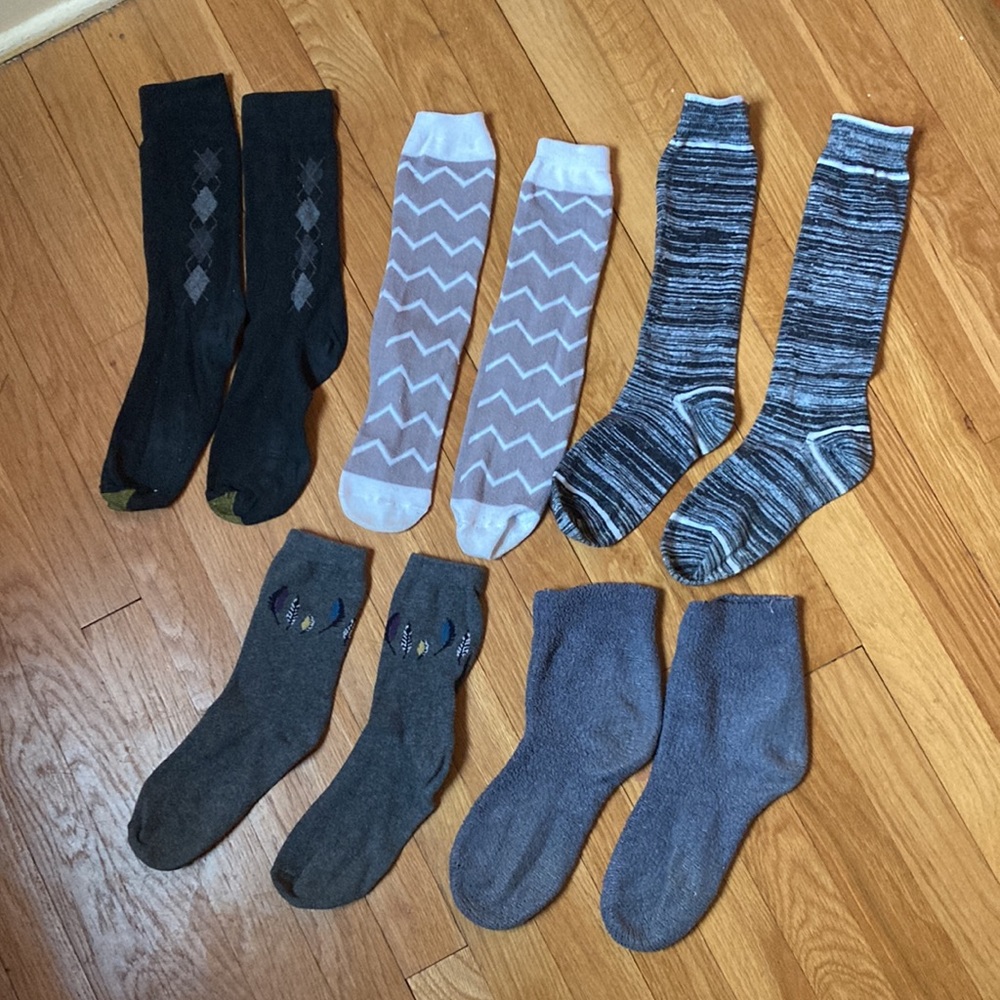 Five shades of gray assorted socks